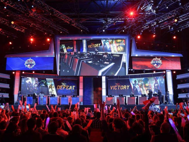 YSKM ：输给WE后大家一起喝酒复盘