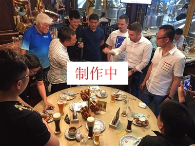 LPL转会期末大新闻，RNG冠军阵容被拆，Uzi离队